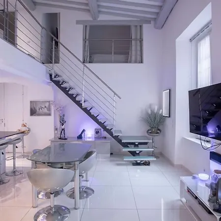 Large Duplex - Air Conditioning & Parking - Walk To The ! - Le Saint Henry Appartamento