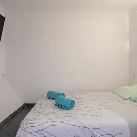Large Duplex - Air Conditioning & Parking - Walk To The ! - Le Saint Henry *