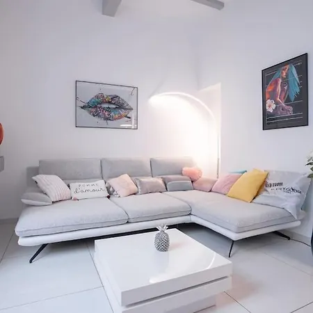 Large Duplex - Air Conditioning & Parking - Walk To The ! - Le Saint Henry Appartamento